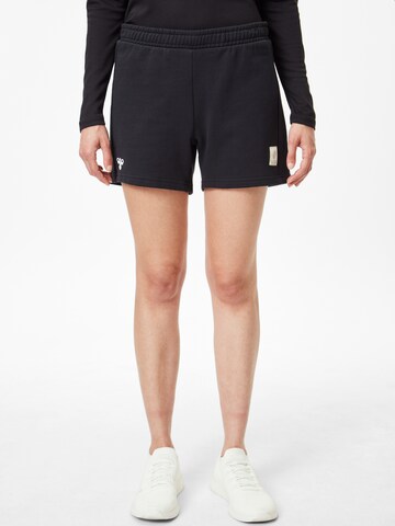 Hummel Regular Shorts in Schwarz: predná strana