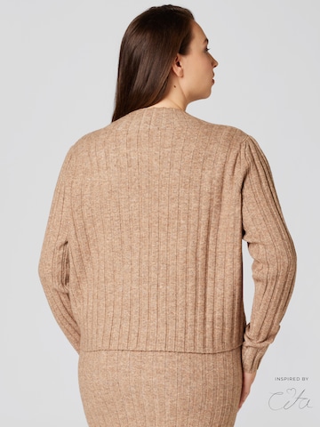 Pullover 'Tia' di Guido Maria Kretschmer Curvy in marrone