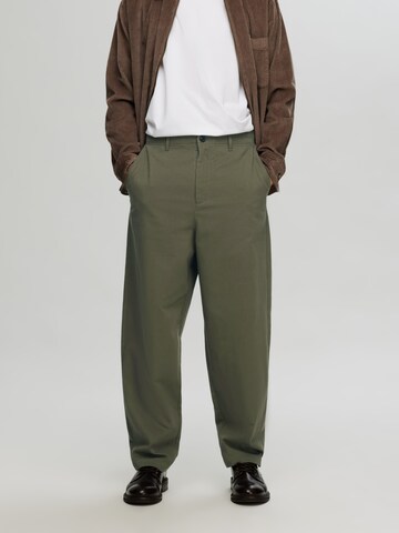 SELECTED HOMME Loosefit Hose 'SLHBARREL DENNIS' in Grün: predná strana