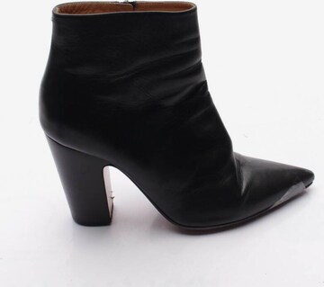 Maison Martin Margiela Dress Boots in 38,5 in Black: front