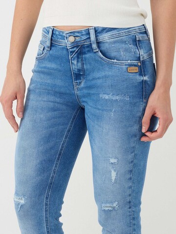 Gang Slimfit Farkut '94AMELIE CROPPED ' värissä sininen