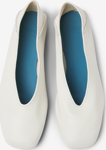 Ballerines 'Casi Myra' CAMPER en blanc