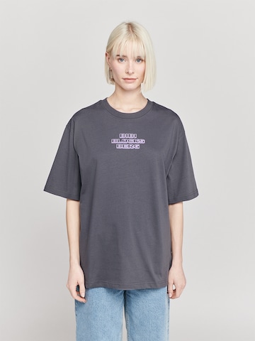 T-Shirt 'Blocksberg' ABOUT YOU x StayKid en gris : devant