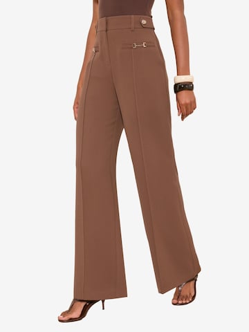 Lipsy - Pierna ancha Pantalón de pinzas en marrón: frente