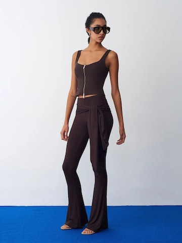 Dilvin Flared Pants in Brown