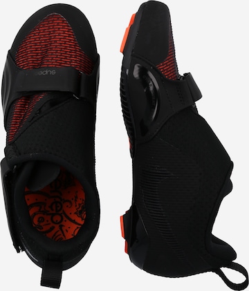 Scarpa sportiva di NIKE in nero