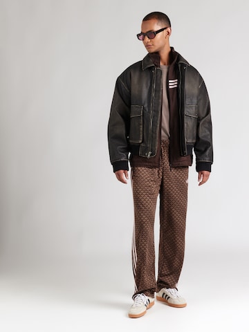 ADIDAS ORIGINALS - Loosefit Pantalón 'FIREBIRD' en marrón