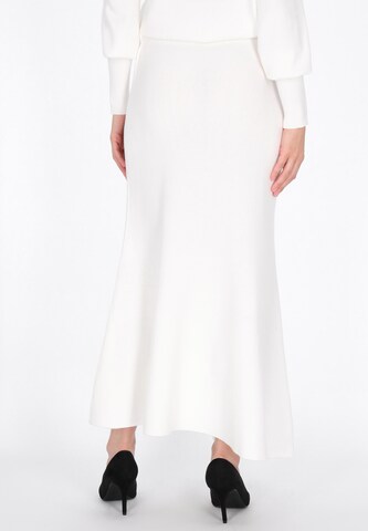 DreiMaster Klassik Skirt in White