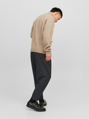 JACK & JONES - regular Pantalón plisado 'KARL' en gris