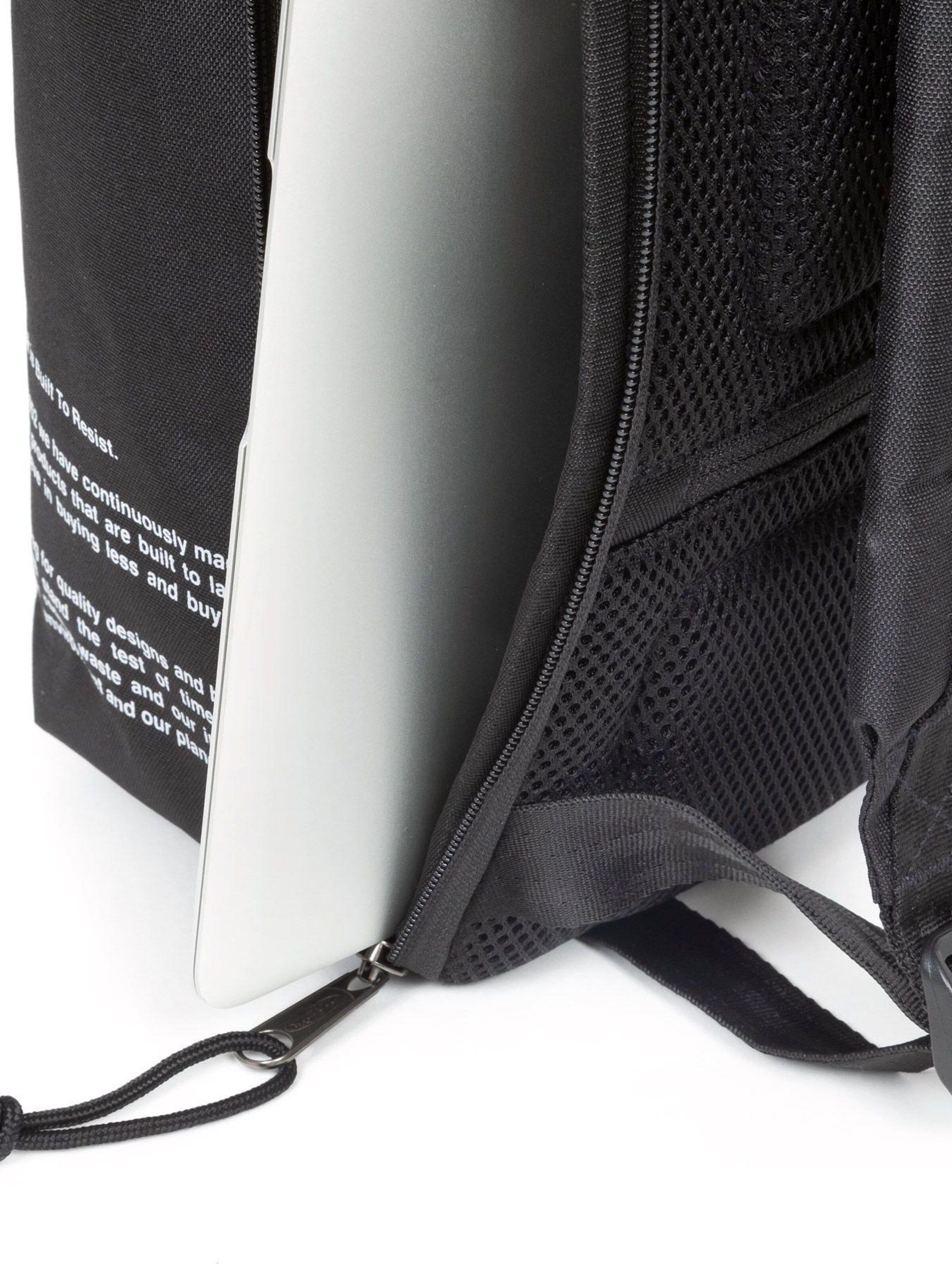 EASTPAK Rucksack‌‌‌‌‌‌‌‌ in Schwarz