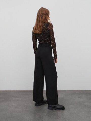 EDITED Wide leg Broek 'April' in Zwart