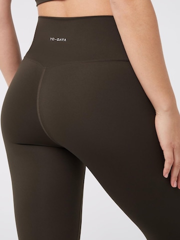 YO-GAYA Skinny Leggings‌ in Braun