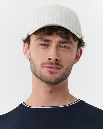 bugatti Cap in Weiß: Vorderseite