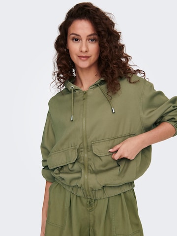 Veste mi-saison 'Kenya' ONLY en vert