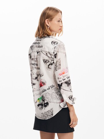 Chemisier Desigual en blanc