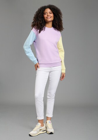 KangaROOS Sweatshirt in Blue