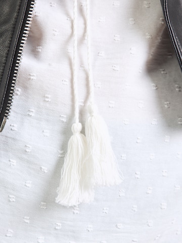 Bluză 'Am44elie' de la Hailys pe alb