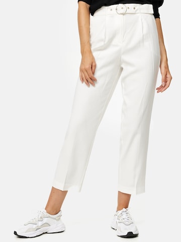 Loosefit Pantaloni cutați 'Ara' de la Orsay pe alb