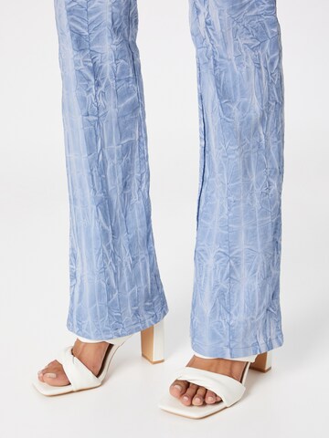 WEEKDAY Regular Trousers in Blue