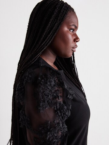 Vero Moda Curve Sukienka 'VMCEMMALY' w kolorze czarny