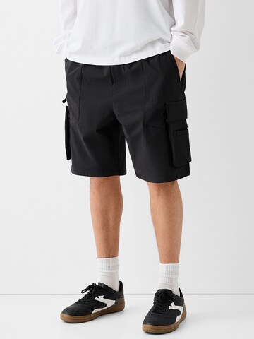 Bershka Regular Shorts in Schwarz