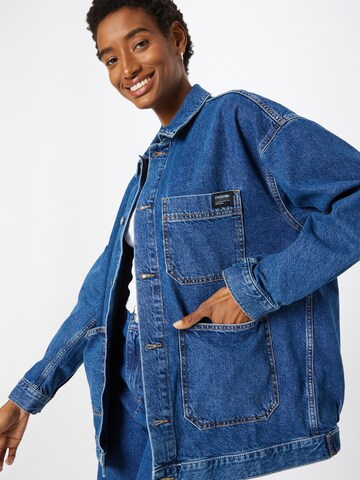 Dr. Denim Jacke 'Ina Worker' in Blau