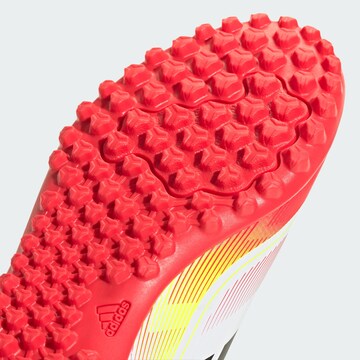 Chaussure de sport 'F50 Club' ADIDAS PERFORMANCE en blanc