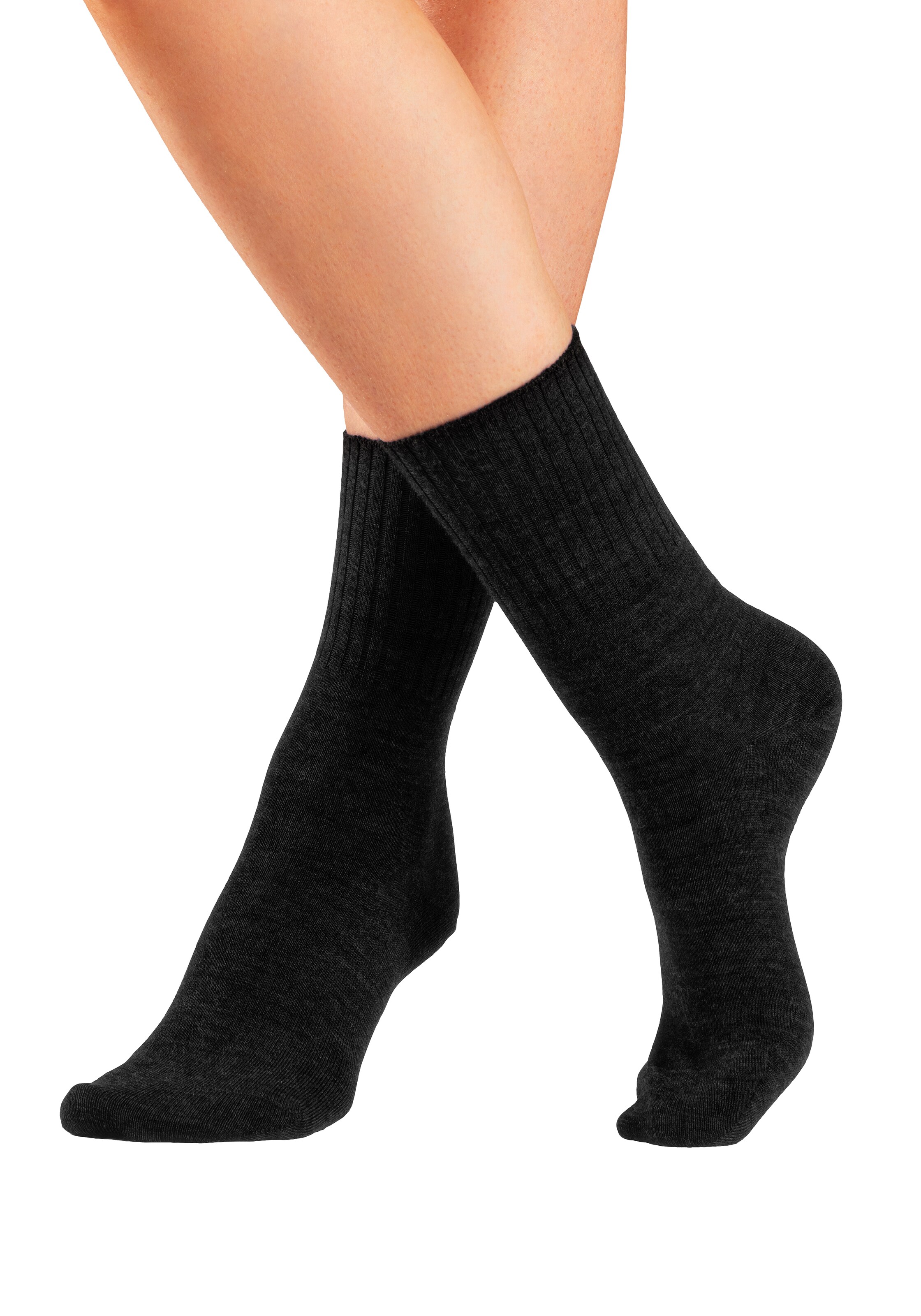 LAVANA Socks in Black: front