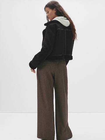 Pull&Bear Преходно яке в черно