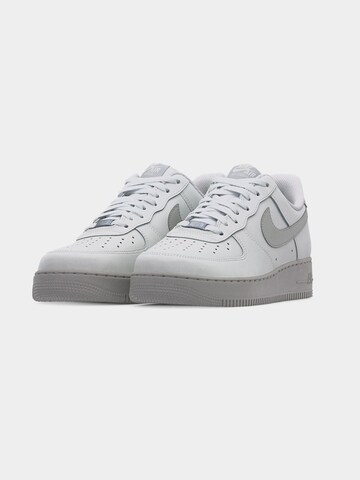 Nike Sportswear Sneaker 'Air Force 1 '07' in Weiß