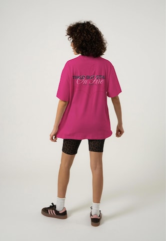 OH APRIL Oversized shirt 'Still on Fire ' in Roze