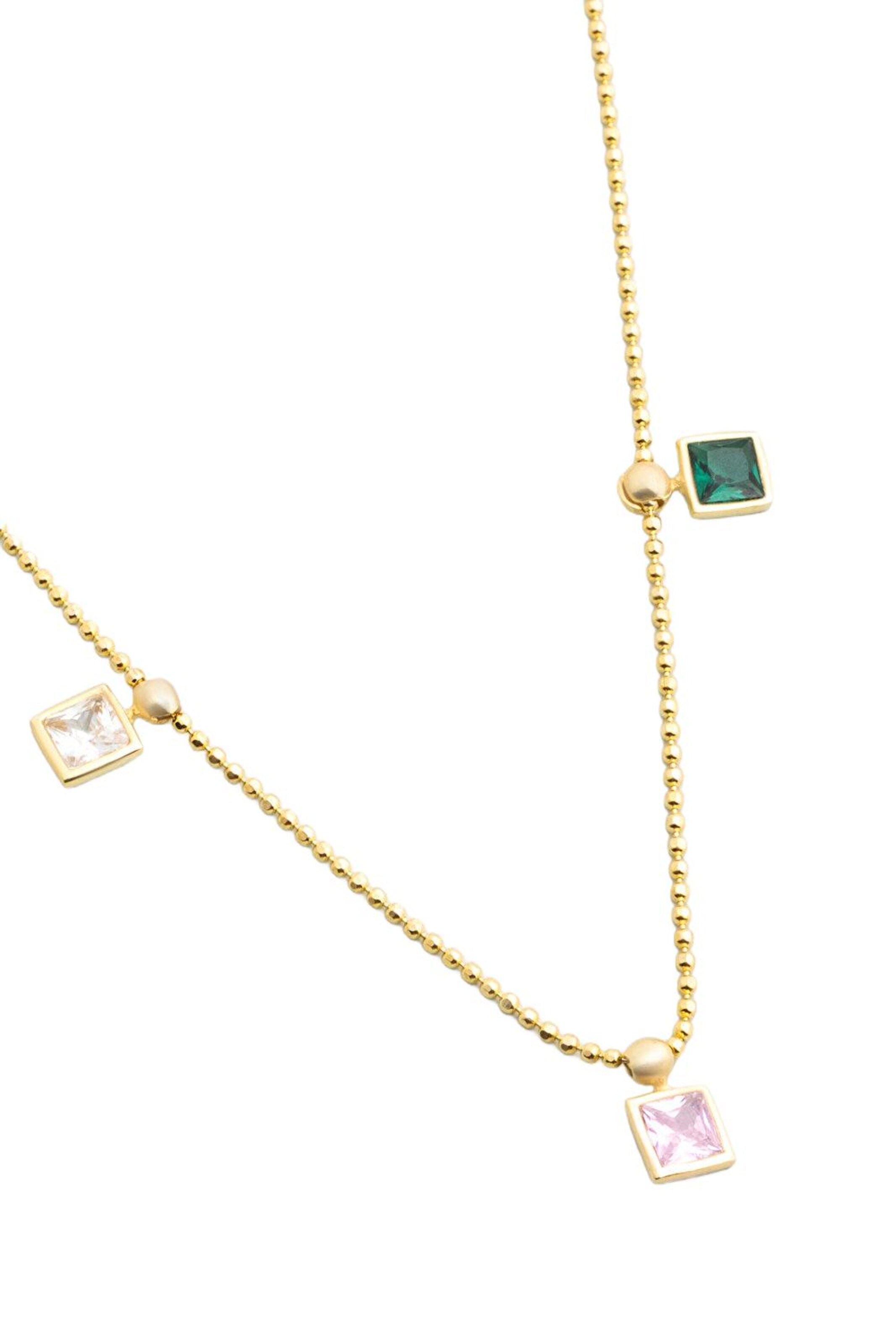 So Chic Necklace in Gold