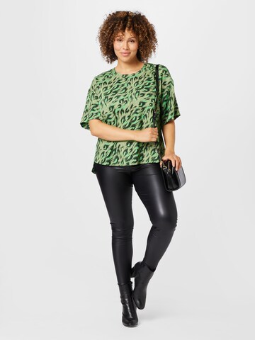 Vero Moda Curve Blouse 'FREJA' in Green