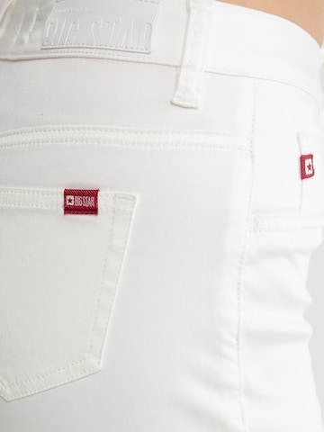 Coupe slim Pantalon chino ' LUCIA ' BIG STAR en blanc