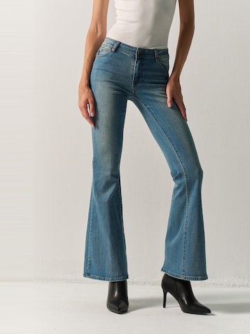 KOROSHI Bootcut Jeans i blå: forside