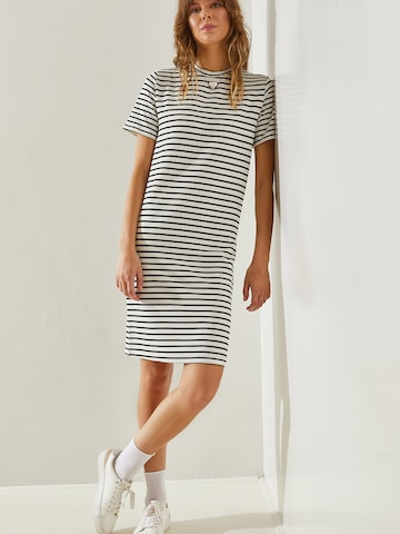 Abito di Bianco Lucci in bianco: frontale