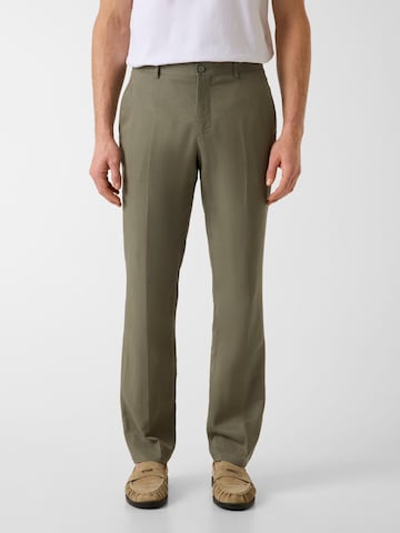 GUESS Regular Pleated Pants in Beige: front