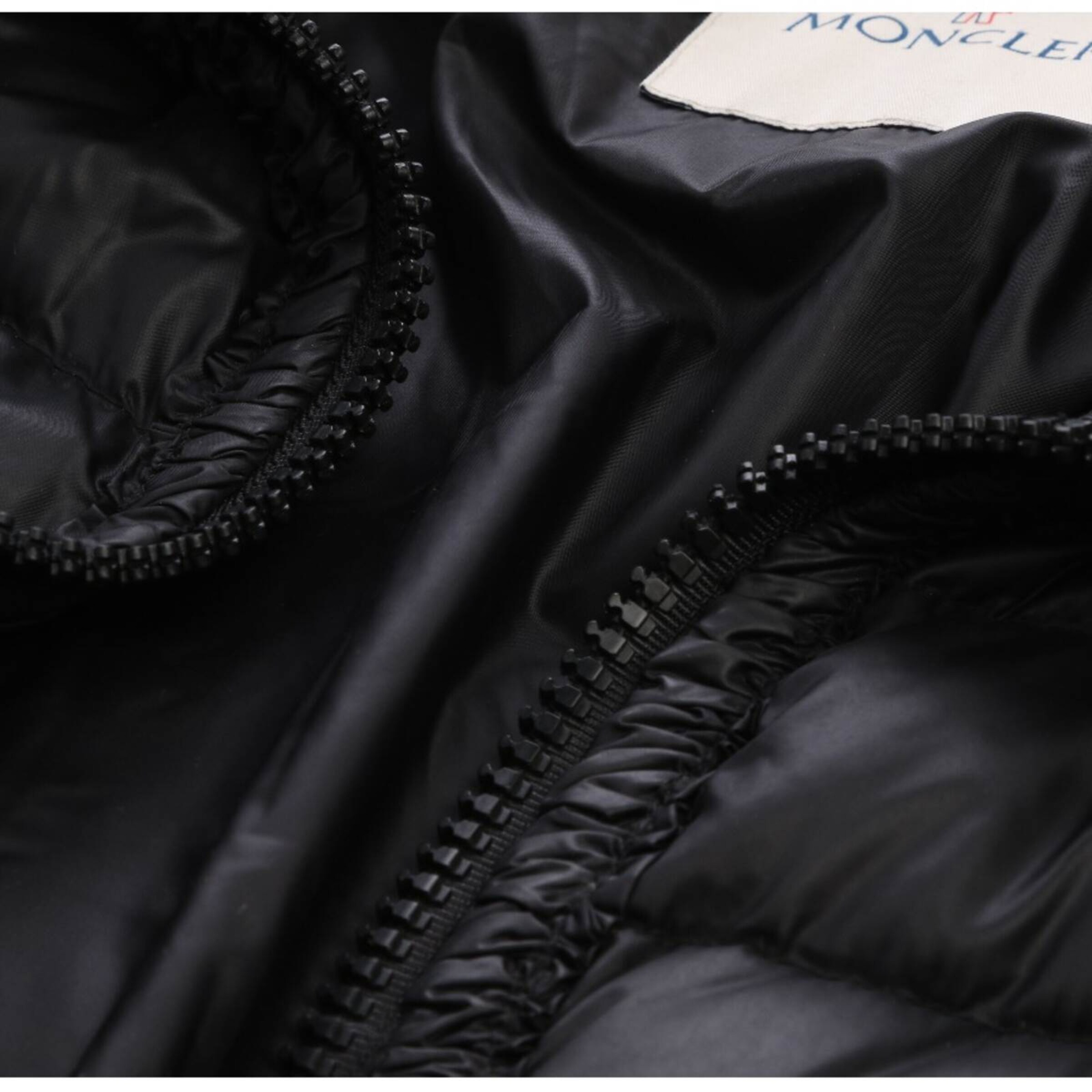 MONCLER Übergangsjacke L in Schwarz