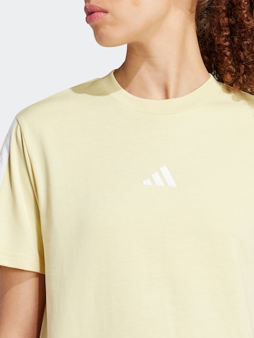ADIDAS SPORTSWEAR Λειτουργικό μπλουζάκι σε κίτρινο