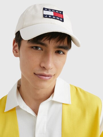 Tommy Jeans Cap in Beige: front