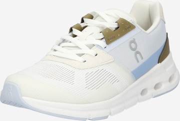 Sneaker bassa 'Cloudrift' di On in bianco: frontale