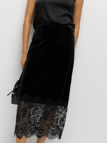 Marks & Spencer Skirt in Black: front