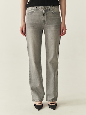 TATUUM Bő szár Farmer - szürke: elől