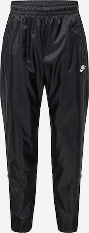 Nike Sportswear Tapered Broek in Zwart: voorkant