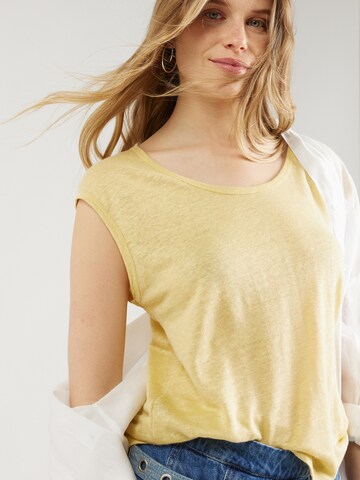 UNITED COLORS OF BENETTON Shirt in Yellow