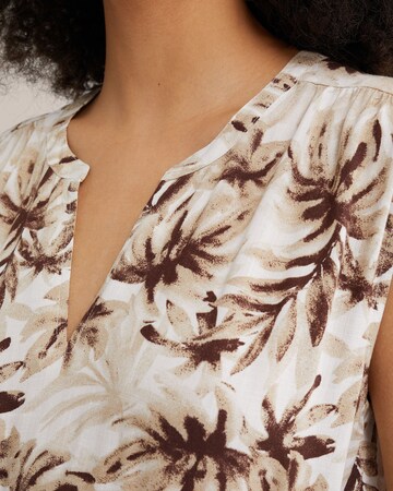 Rochie de la WE Fashion pe bej