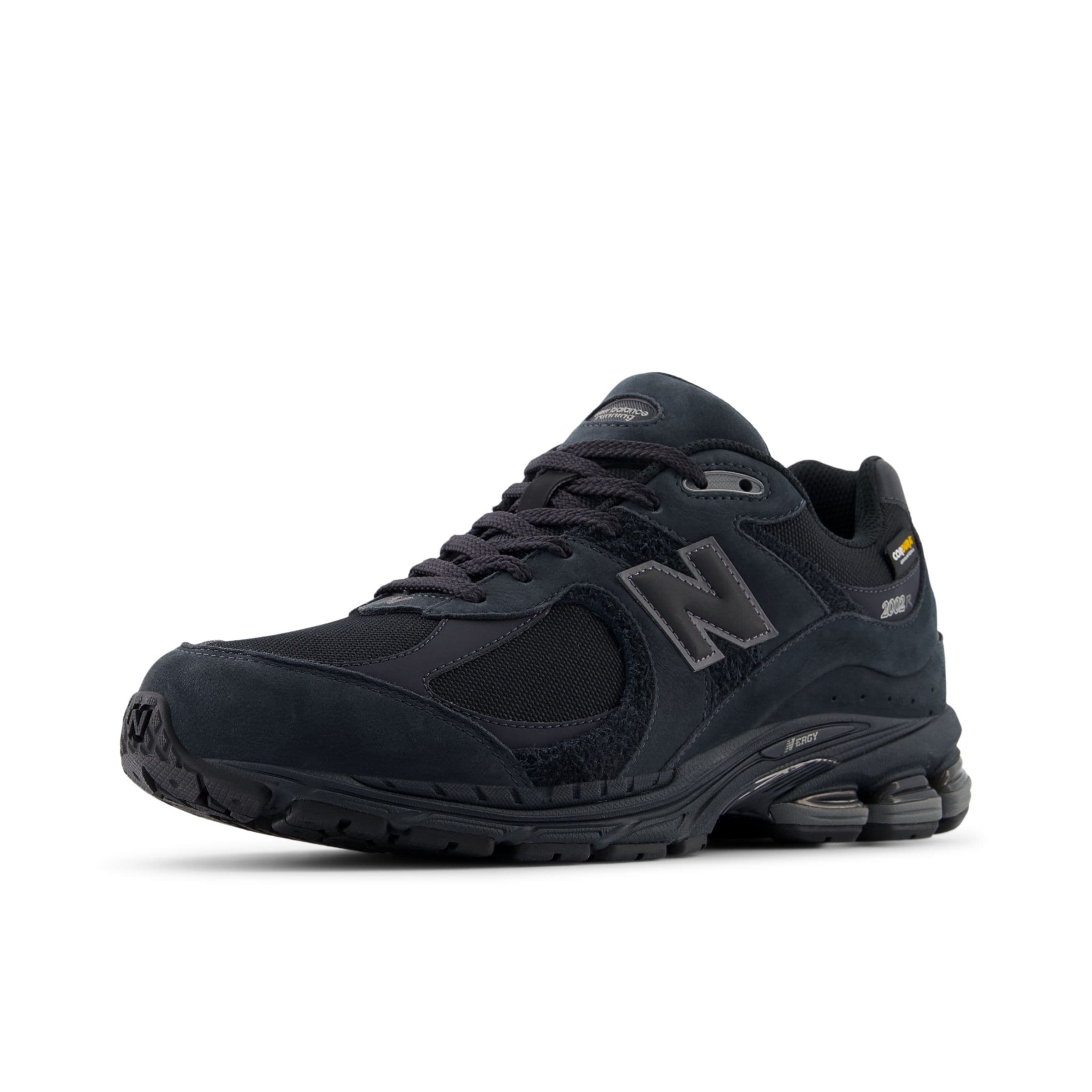Baskets basses new balance en noir : devant