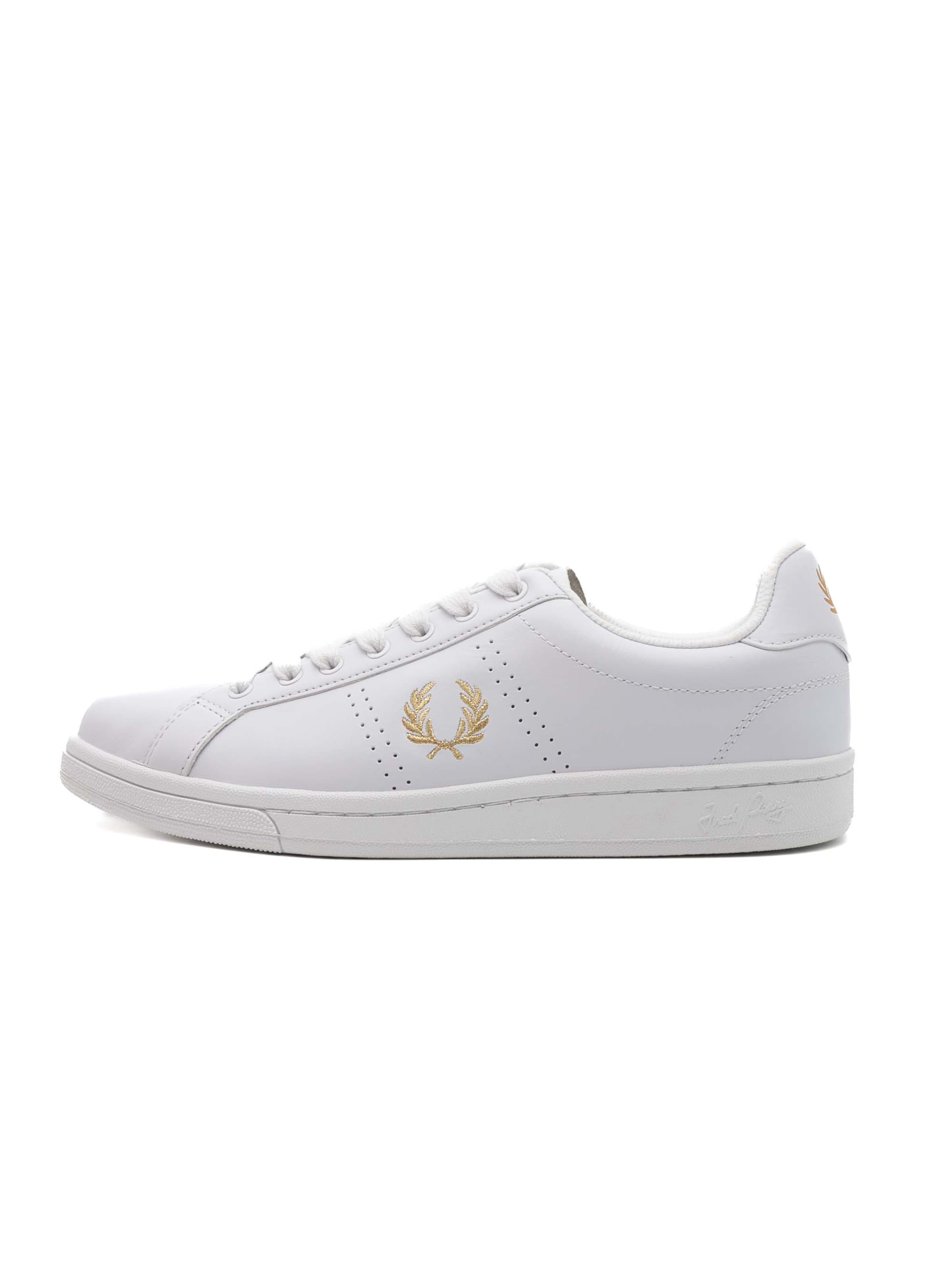 Fred Perry Platform trainers in White: front