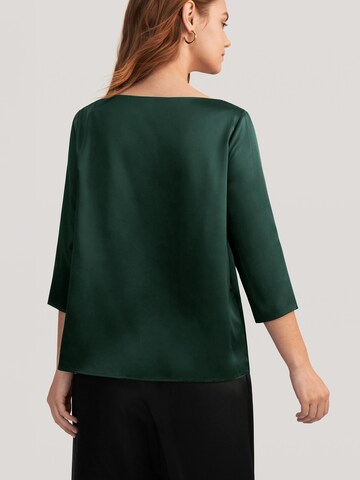 Lilysilk Blouse '3/4 Ärmel Seidenbluse mit Boot-Hals' in Groen