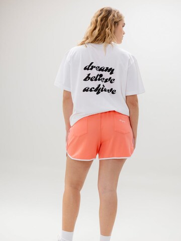 Hey Honey - Camiseta talla grande 'Dream' en blanco